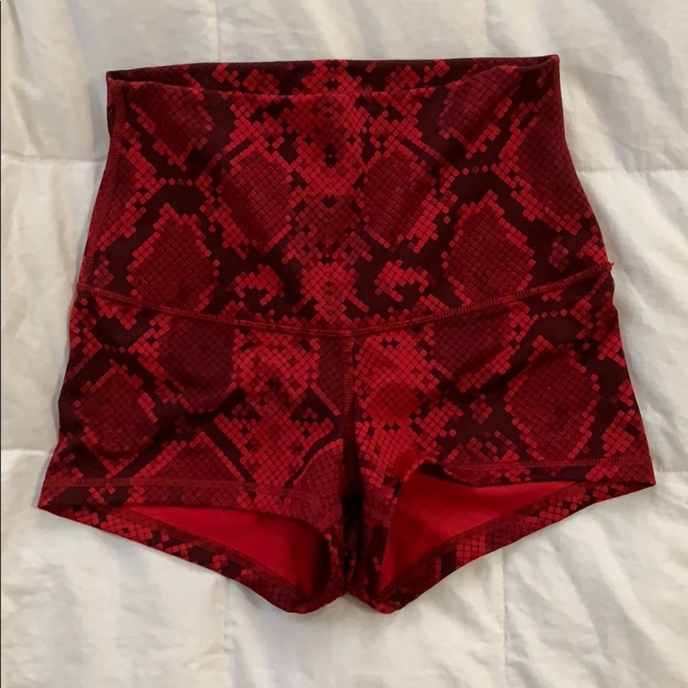 Lululemon highwaisted spandex shorts